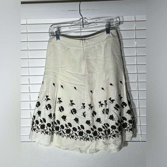 Ann Taylor Embroidered Floral Pattern Skirt Women’s Size 2. 1/4 Back In Back - Picture 12 of 12